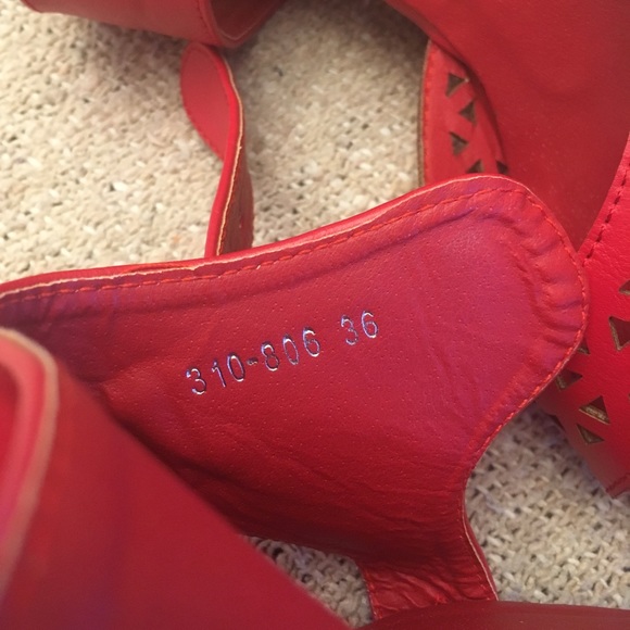 Red Floral Cork Wedged Heels - Picture 5 of 6